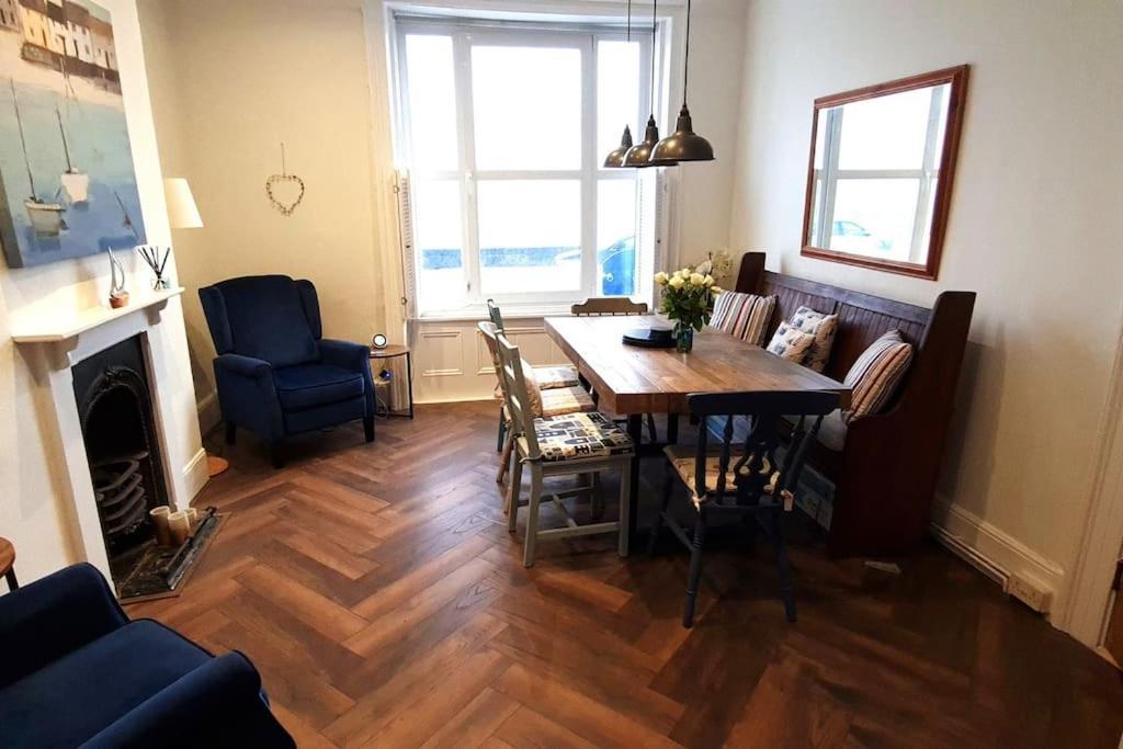 Beach View, 4 Bedroom House Opposite The Sea! Sleeps 10 Sandgate Exterior photo