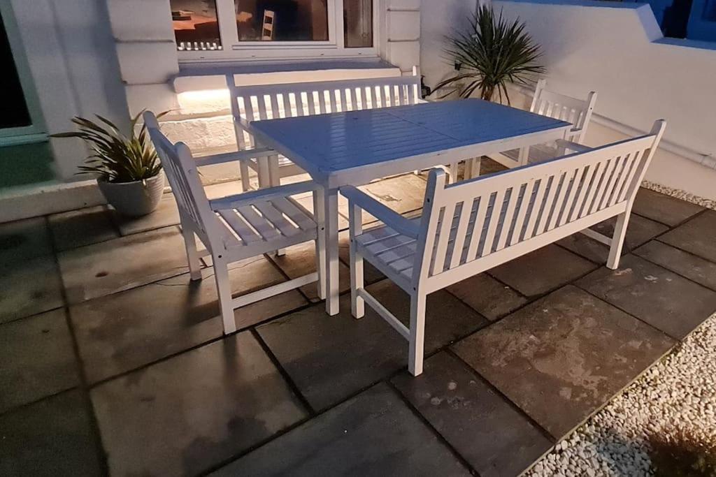 Beach View, 4 Bedroom House Opposite The Sea! Sleeps 10 Sandgate Exterior photo