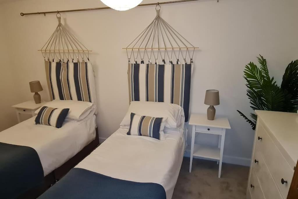 Beach View, 4 Bedroom House Opposite The Sea! Sleeps 10 Sandgate Exterior photo