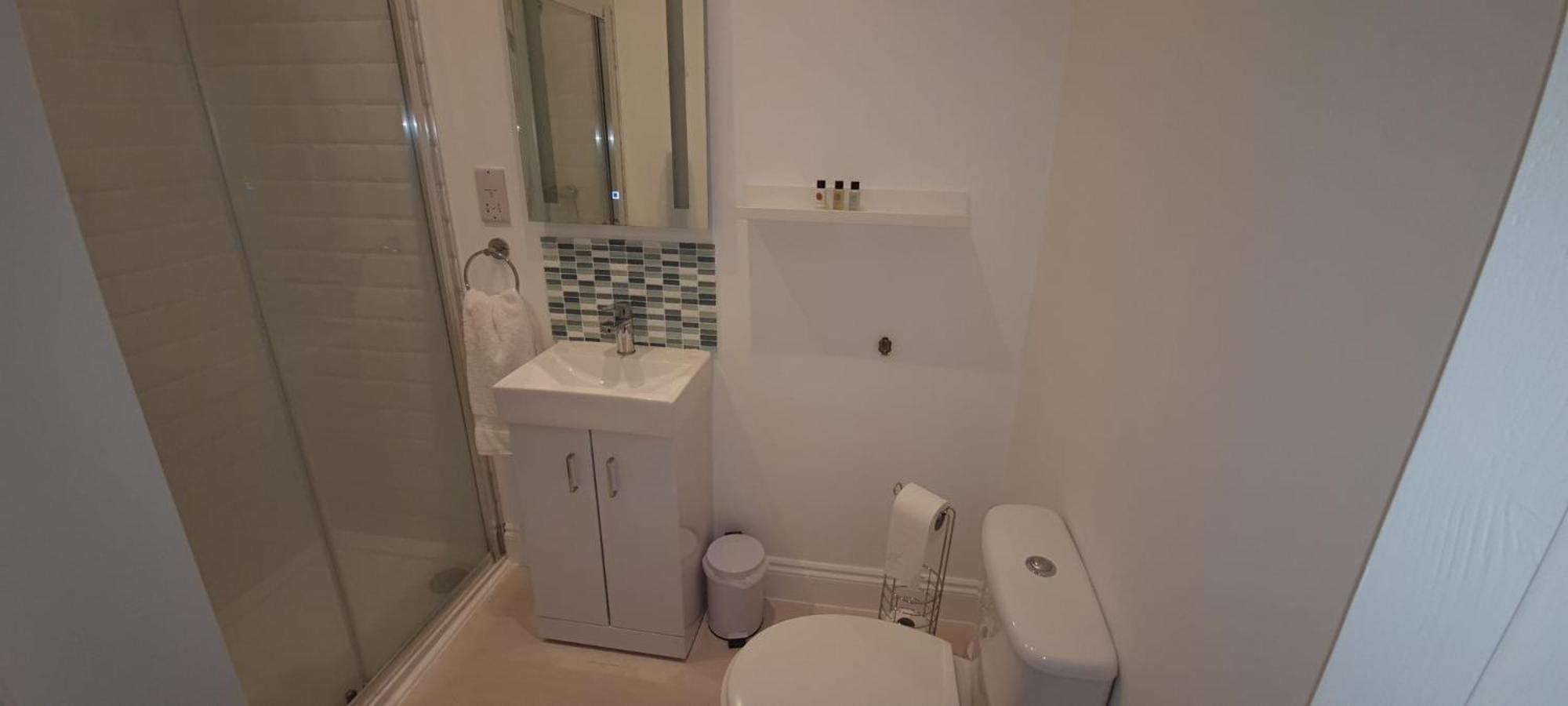 Beach View, 4 Bedroom House Opposite The Sea! Sleeps 10 Sandgate Exterior photo