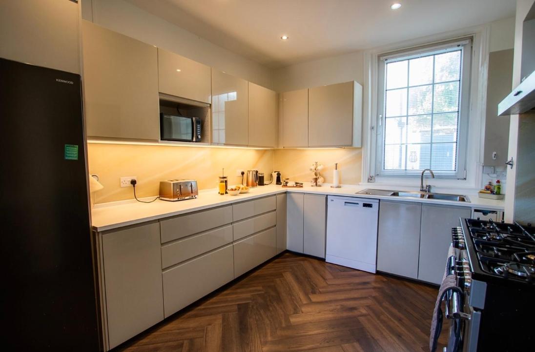 Beach View, 4 Bedroom House Opposite The Sea! Sleeps 10 Sandgate Exterior photo